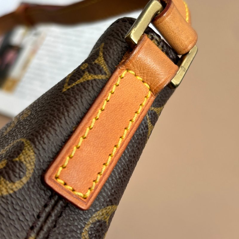 ::LOUIS VUITTON:: LV M51240 Trotteur經典花紋 皮革背帶斜背包 帆船包-14