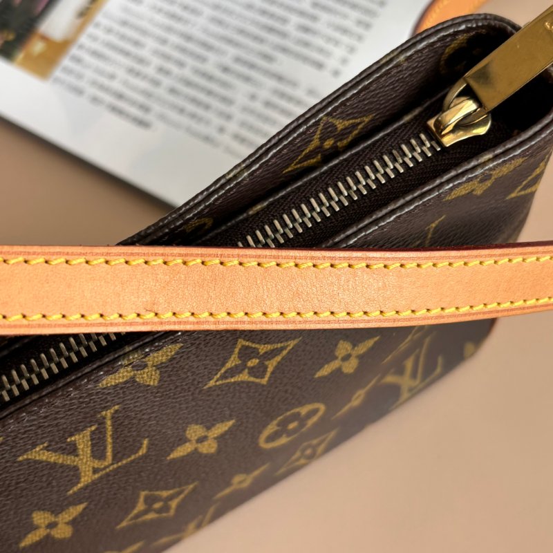 ::LOUIS VUITTON:: LV M51240 Trotteur經典花紋 皮革背帶斜背包 帆船包-18