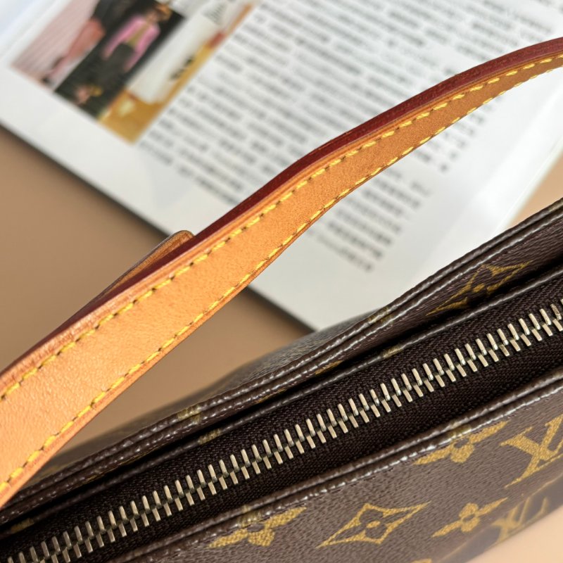 ::LOUIS VUITTON:: LV M51240 Trotteur經典花紋 皮革背帶斜背包 帆船包-26