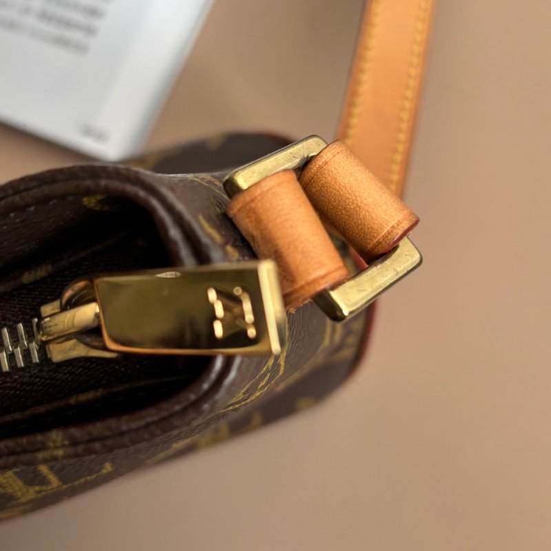 ::LOUIS VUITTON:: LV M51240 Trotteur經典花紋 皮革背帶斜背包 帆船包-30