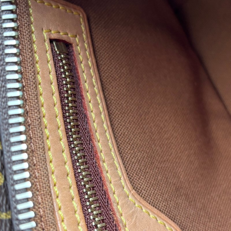 ::LOUIS VUITTON:: LV M51240 Trotteur經典花紋 皮革背帶斜背包 帆船包-40