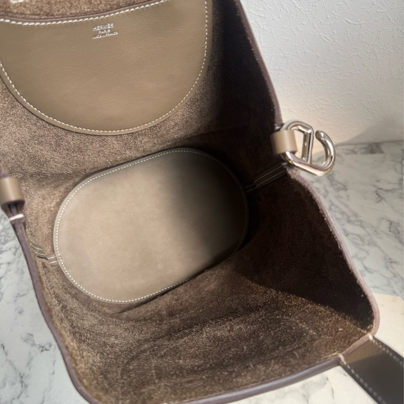 Hermes 大象灰豬鼻菜籃包-6