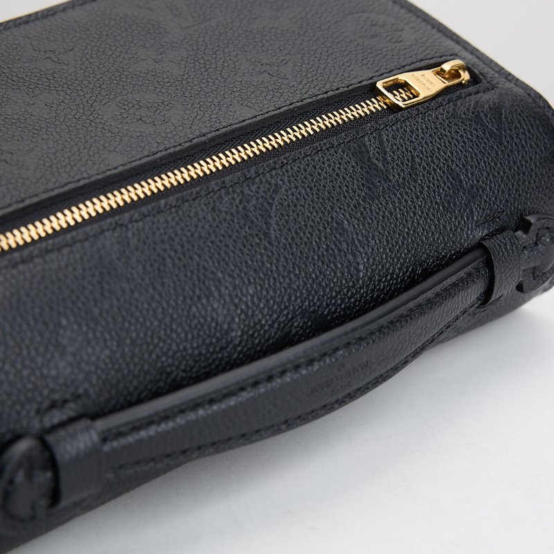 Lv east west新款小郵差包/黑壓紋-15