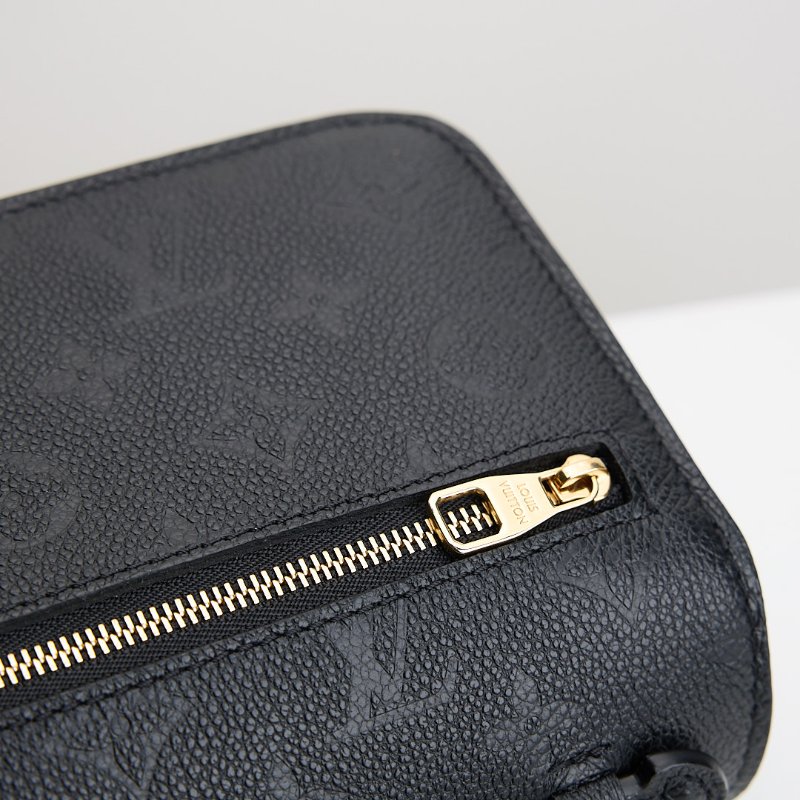 Lv east west新款小郵差包/黑壓紋-17