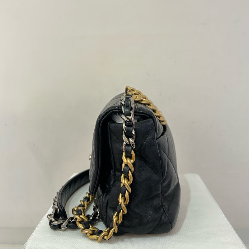 CHANEL黑金Logo 19Bag 26cm-1
