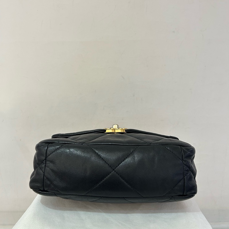 CHANEL黑金Logo 19Bag 26cm-4