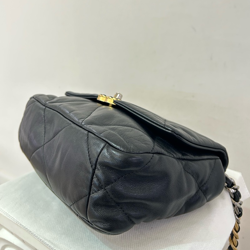 CHANEL黑金Logo 19Bag 26cm-5