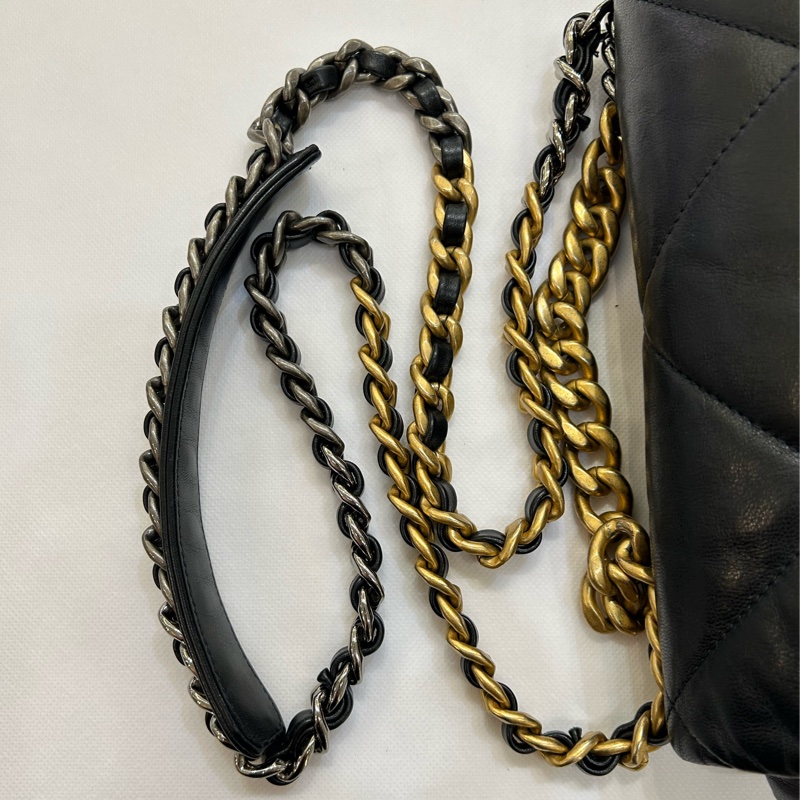 CHANEL黑金Logo 19Bag 26cm-8