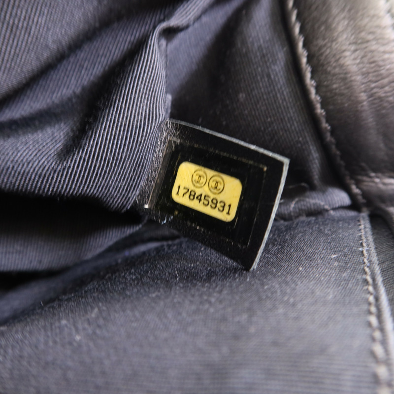 CHANEL 牛皮皮革Boy 25鏈帶肩背袋-8