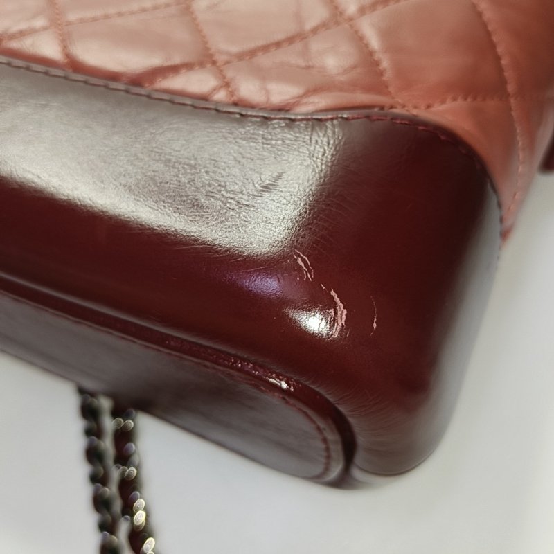 CHANEL GABRIELLE 小號 酒紅色牛皮菱格紋流浪包 肩背包 斜背包 金色釕色五金 25開-10