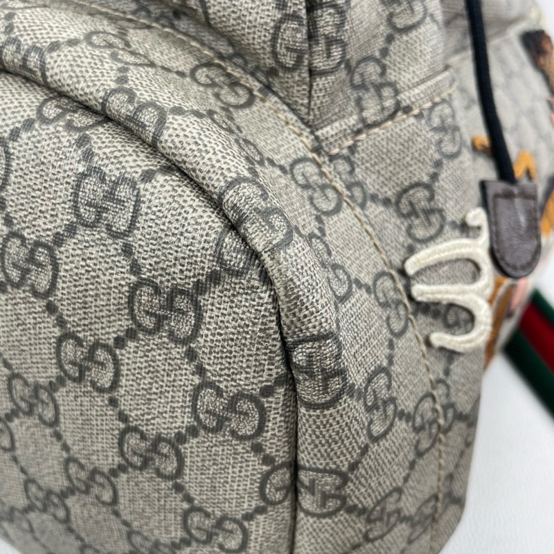 GUCCI Courrier米色塗層帆布老花刺繡雙肩包 後背包 金色五金-11