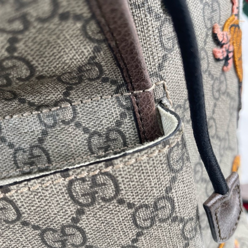 GUCCI Courrier米色塗層帆布老花刺繡雙肩包 後背包 金色五金-20