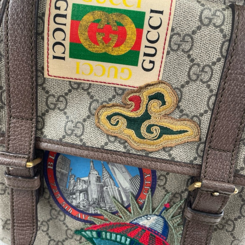 GUCCI Courrier米色塗層帆布老花刺繡雙肩包 後背包 金色五金-23
