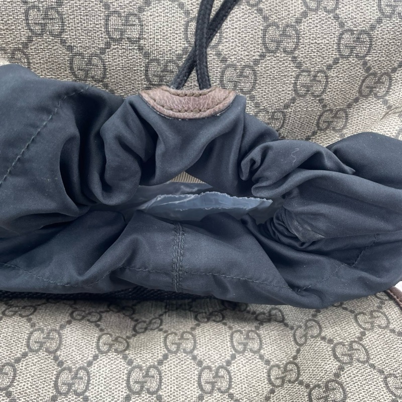 GUCCI Courrier米色塗層帆布老花刺繡雙肩包 後背包 金色五金-30