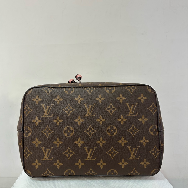 LV(M)內粉色水桶包-4