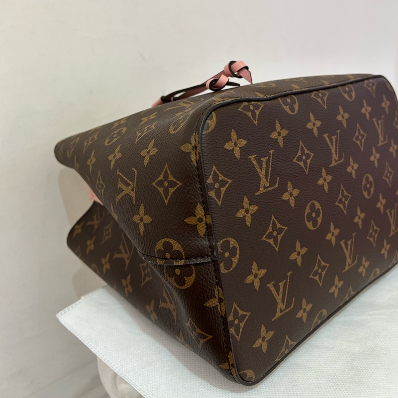 LV(M)內粉色水桶包-6