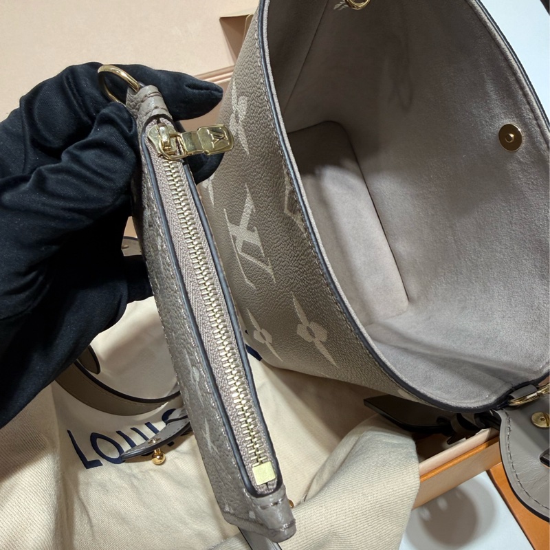 全新LV斑鳩灰全皮All In BB手提斜背水桶包M13045-6