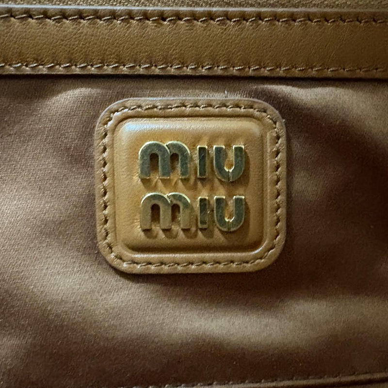 MIU MIU Arcadie保齡球包 大號 干邑色-11