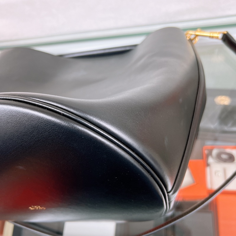 Celine 16 黑色水桶包-2