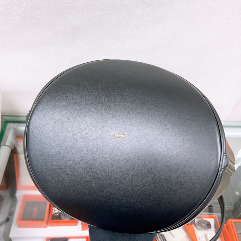 Celine 16 黑色水桶包-4