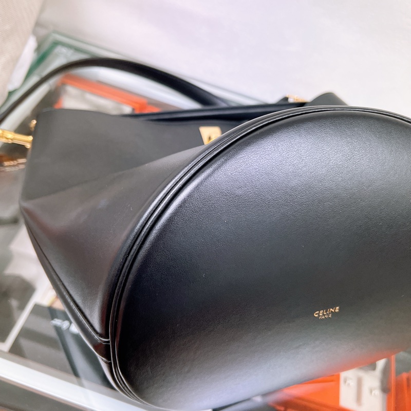 Celine 16 黑色水桶包-6