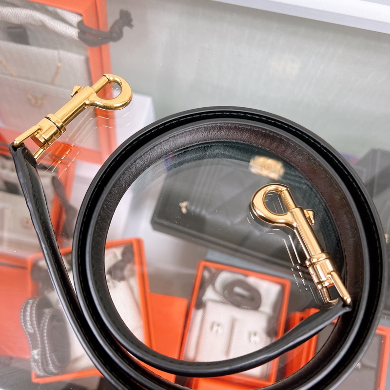 Celine 16 黑色水桶包-13