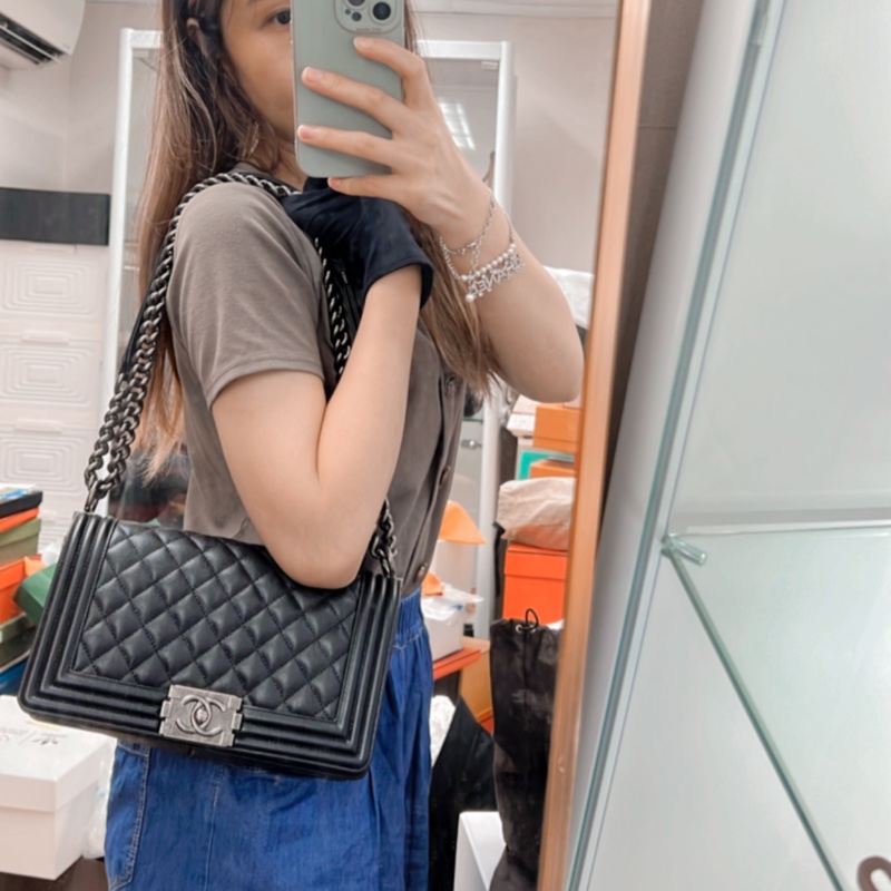 Chanel boy 25 黑銀荔枝牛皮 中號鏈條包-11