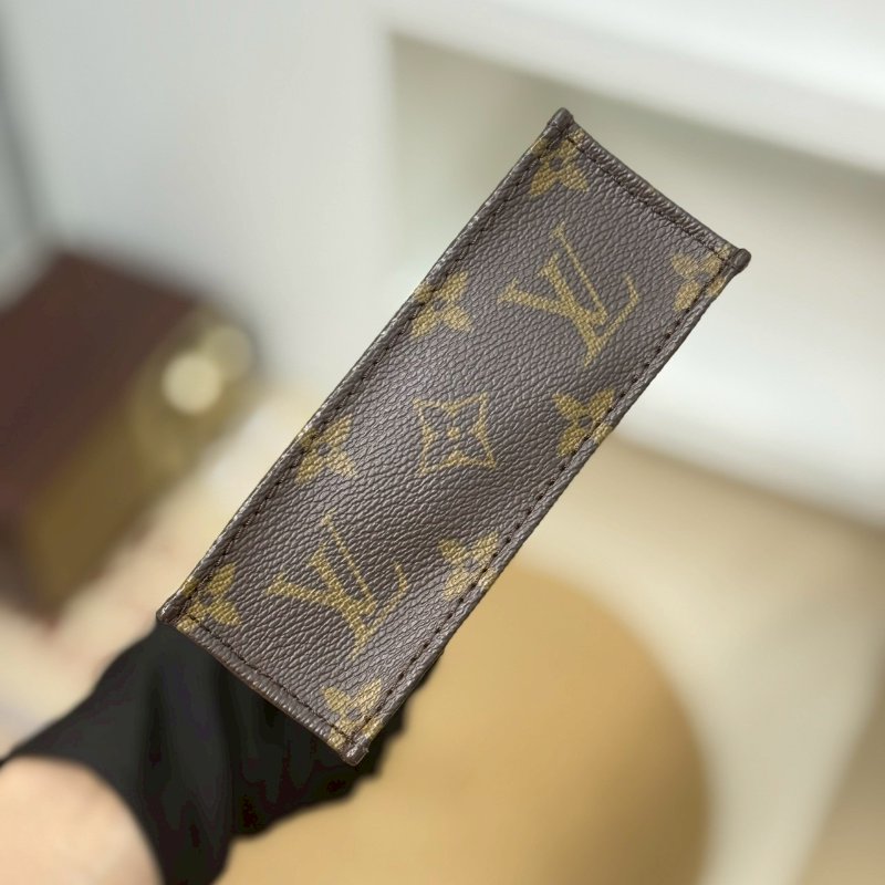🏷️LV．Petit Sac Plat 琴譜包 M81295-12