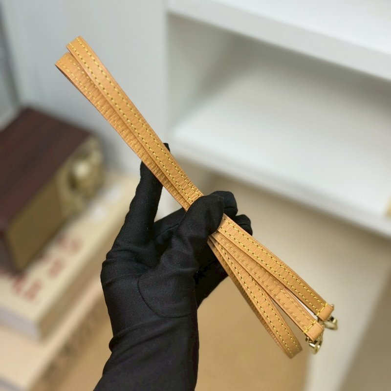 🏷️LV．Petit Sac Plat 琴譜包 M81295-19