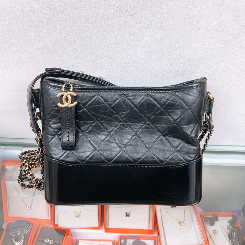 Chanel gabrielle 黑色流浪包新中號/小號-0