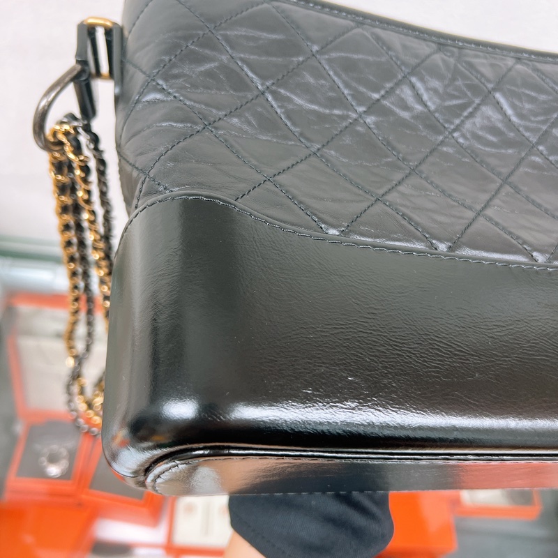 Chanel gabrielle 黑色流浪包新中號/小號-3