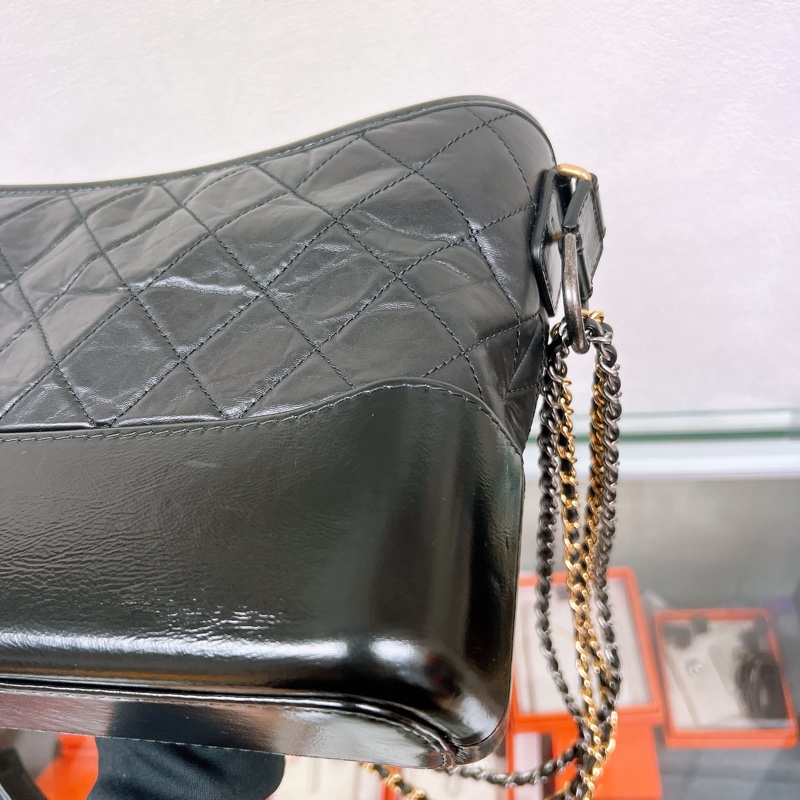 Chanel gabrielle 黑色流浪包新中號/小號-7