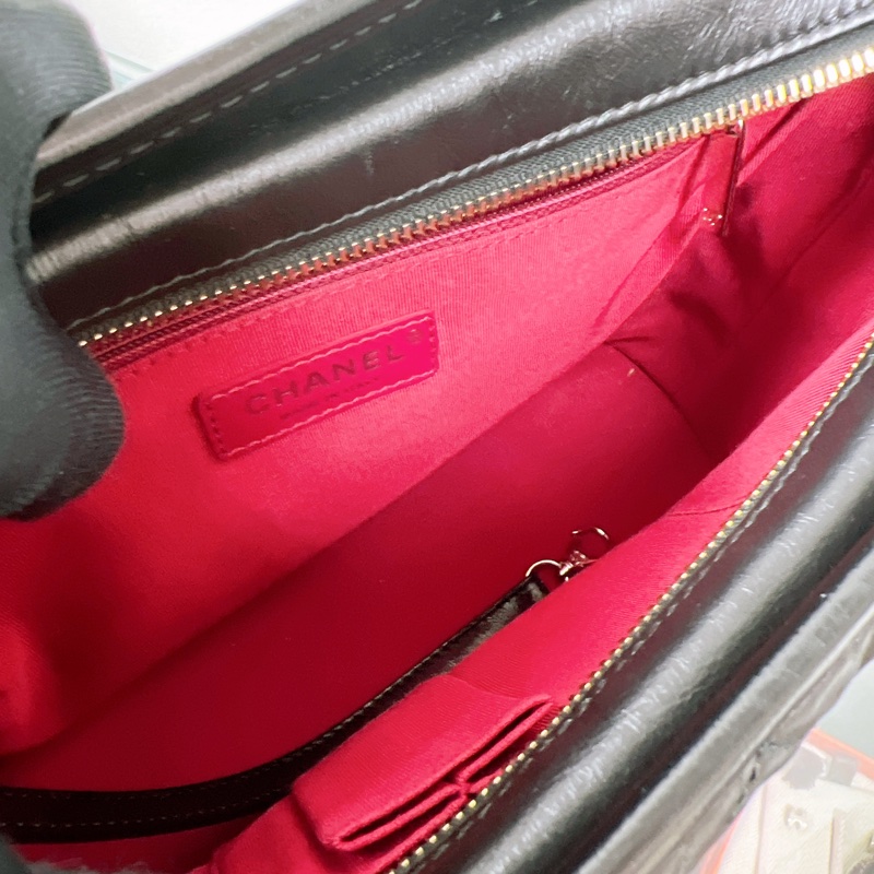 Chanel gabrielle 黑色流浪包新中號/小號-10