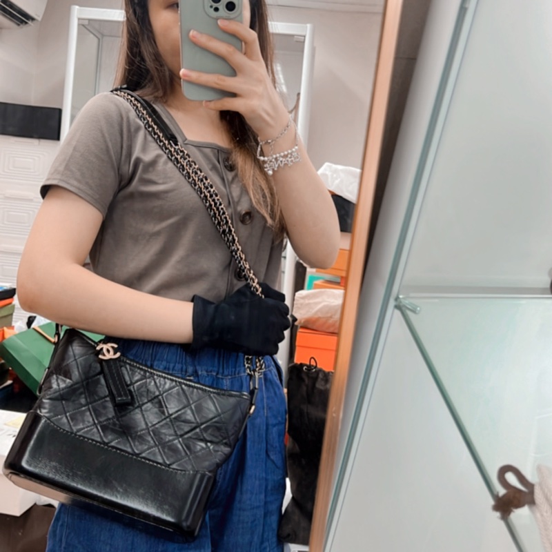 Chanel gabrielle 黑色流浪包新中號/小號-12