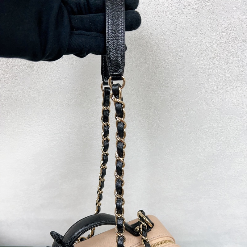 近新 Chanel filigree 21cm 黑拼米牛皮 雙C相機包/盒子包-11