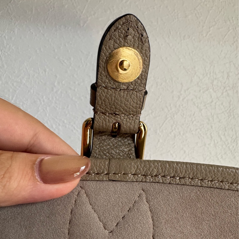 LV斑鳩灰法棍包-15