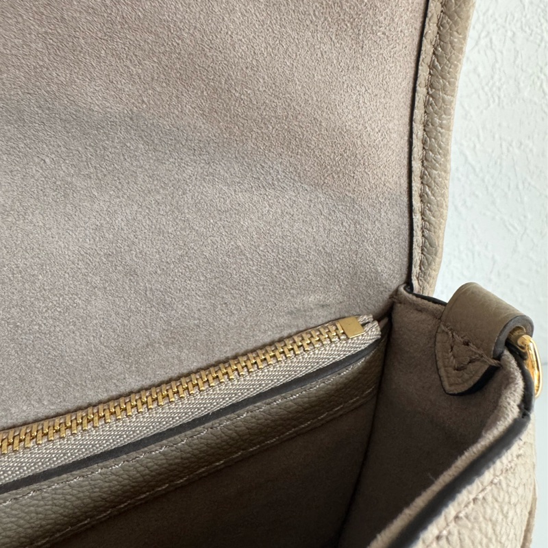 LV斑鳩灰法棍包-27