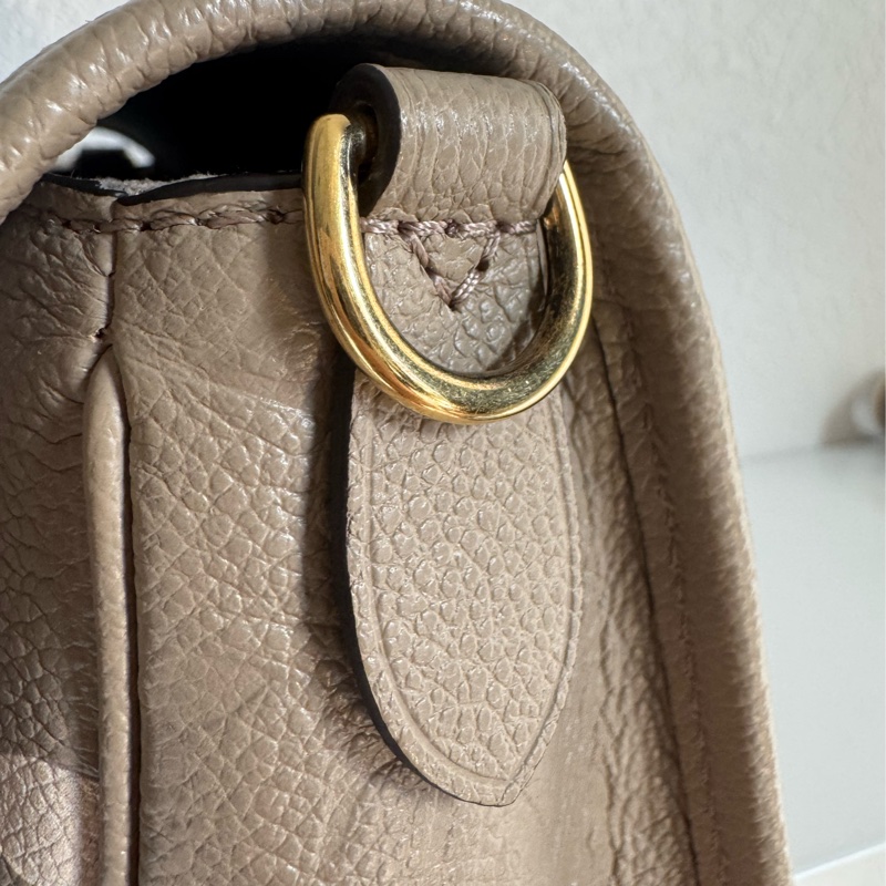 LV斑鳩灰法棍包-42