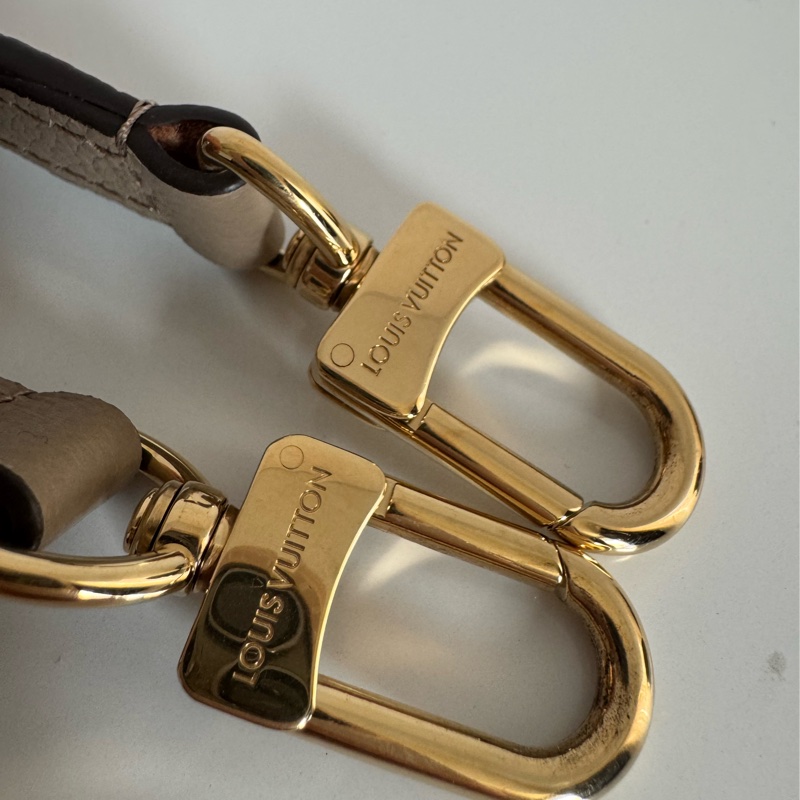 LV斑鳩灰法棍包-44