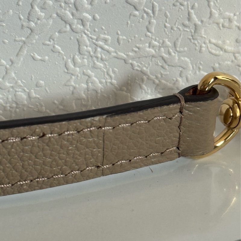 LV斑鳩灰法棍包-49