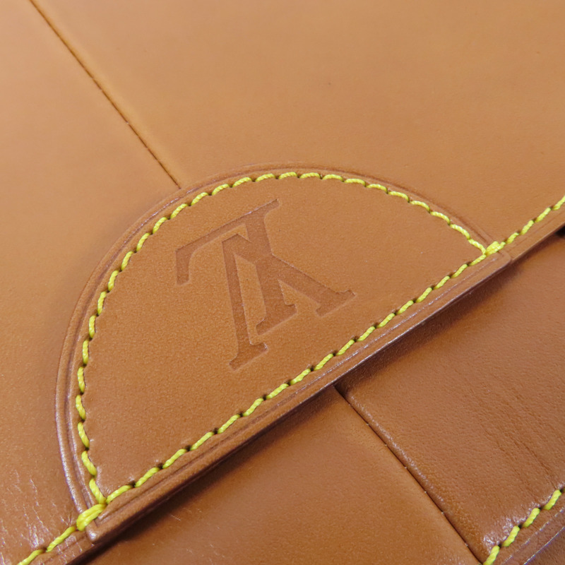 LOUIS VUITTON 皮革Negeb PM金扣手挽袋-10