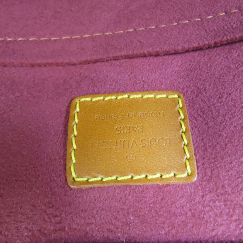 LOUIS VUITTON 皮革Negeb PM金扣手挽袋-13