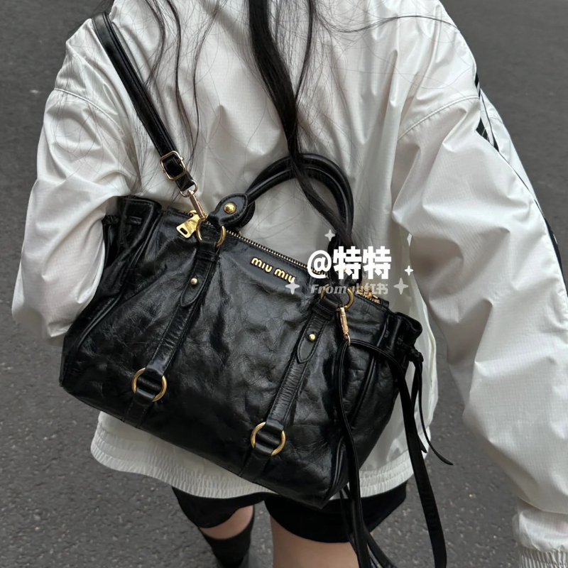 🏷️MIUMIU.黑金油蠟皮 機車包-25
