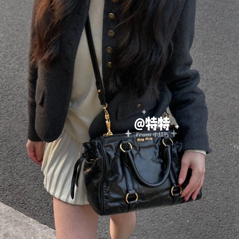 🏷️MIUMIU.黑金油蠟皮 機車包-27