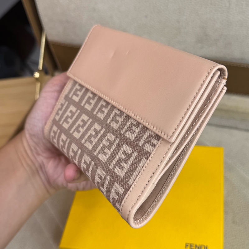FENDI粉色老花三折短夾🛼近年款-8