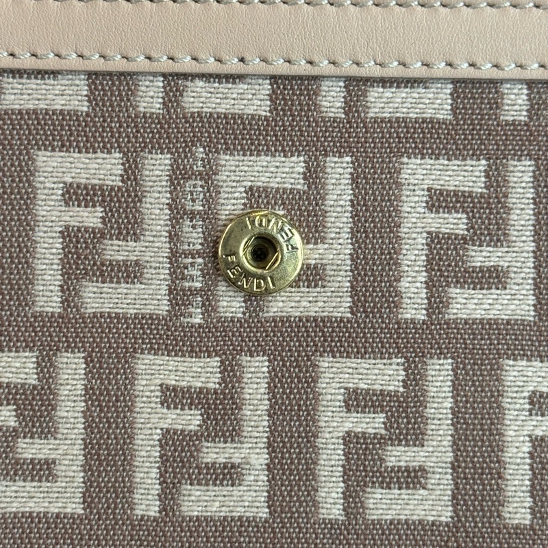 FENDI粉色老花三折短夾🛼近年款-10