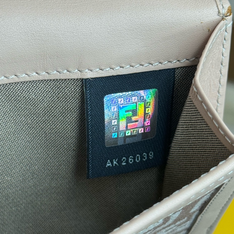 FENDI粉色老花三折短夾🛼近年款-12