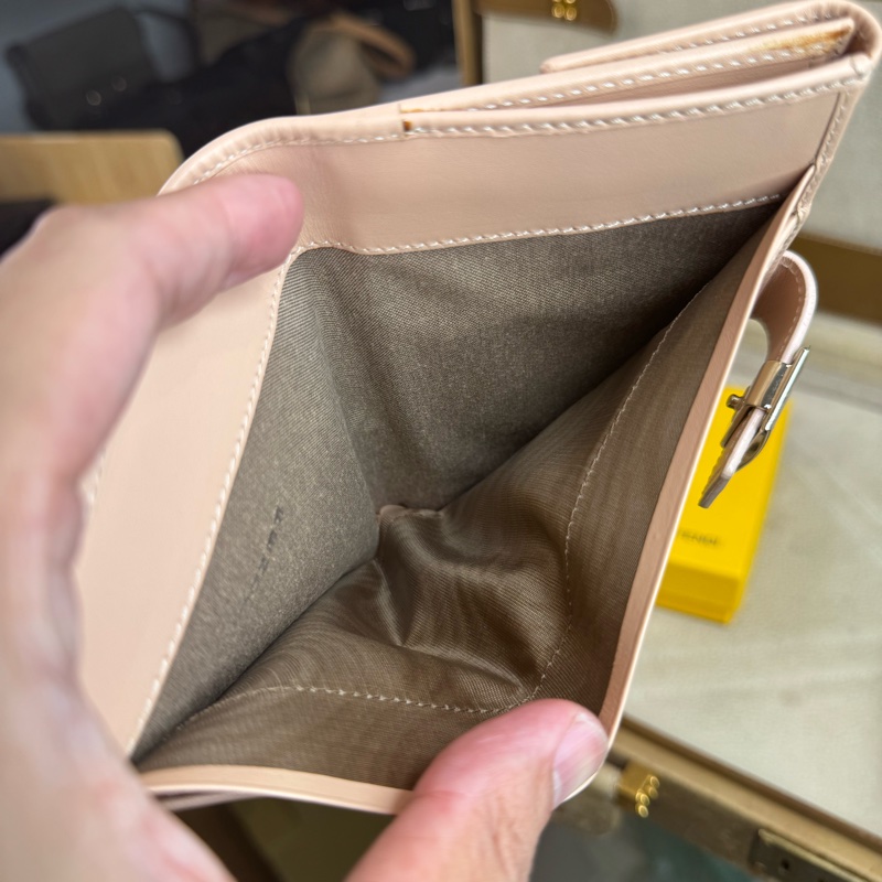 FENDI粉色老花三折短夾🛼近年款-17