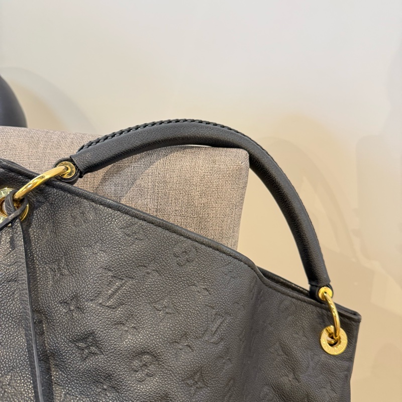 LV Artsy MM 黑壓紋手提包-6