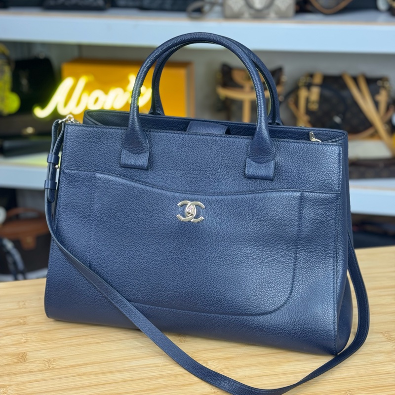 CHANEL 海軍藍牛皮Neo Executive Tote托特手提/側背🩵筆電公事包-0
